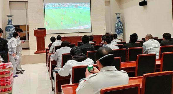 Trân trọng như thường, phong tỏa có 